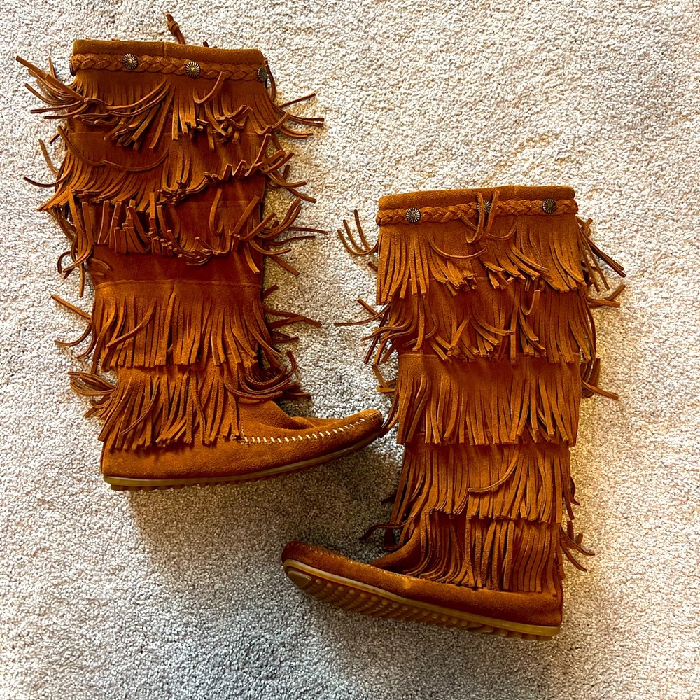 Minnetonka 5 Layer Fringe Boots - Size 6 - image 1